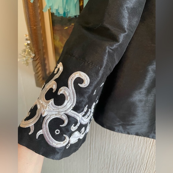 Silk Land Silk Blend Embroidered Blazer Jacket. Size 2X - Picture 3 of 5